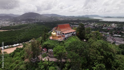 Wallpaper Mural Wat Pra Tat Inkwan Phuket Thailand Kyaik-htiyo Torontodigital.ca