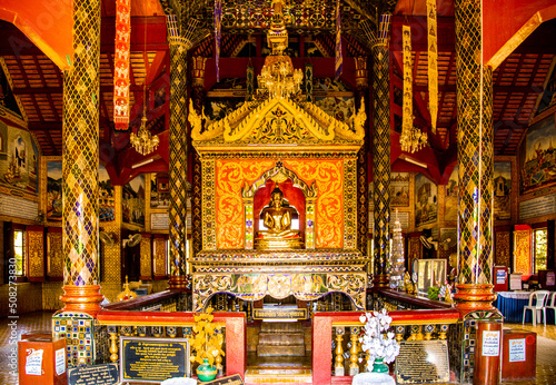 Wat Phra Phutthabat Tak Pha temple on top of the mountain in Lamphun, Thailand © pierrick