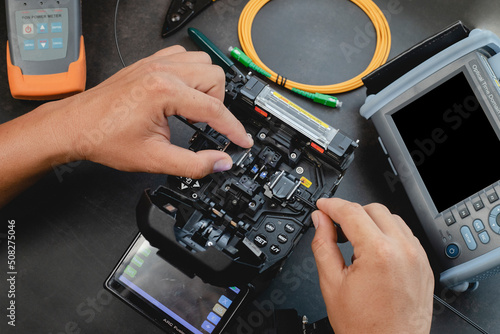 Konstfotografi Fusion Splicing Tool, a set of fiber-optic or fiber-optic splicers for high-speed Internet connections
