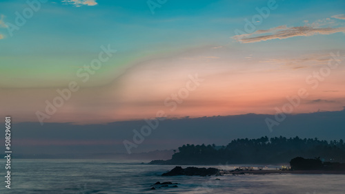 Fototapeta Naklejka Na Ścianę i Meble -  Sunset on the ocean in pastel colors