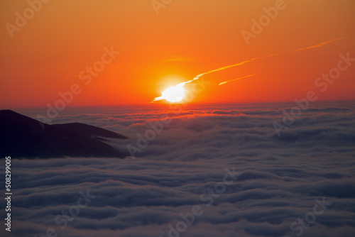 lever de soleil montagne