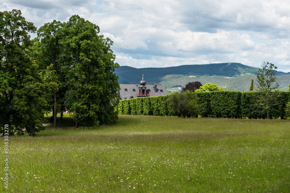Naklejka premium Lindenallee, Villa Bergfried, Thüringen Saalfeld