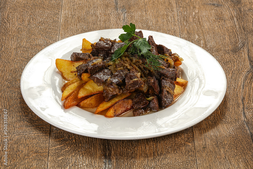 Roasted beef with fried potato