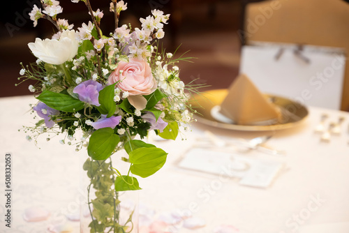 Brilliant tabletop flowers for a wedding reception