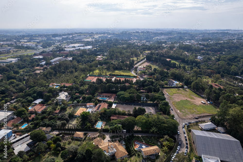 Vista aérea da cidade de Valinhos localizada no interior de São Paulo. Brasil, 2022.
