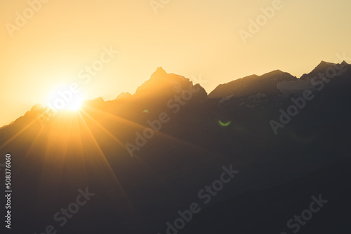 Sonnenuntergang in den Schweizer Bergen