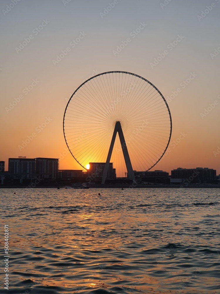 Obraz premium sunset over the city