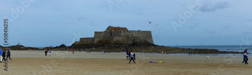 National Fort - Saint Malo, France - August 2019 : Visit of the privateer city of Saint Malo in Brittany, passing by the fortifications and the beautiful beaches and nice view on the National Fort © Dimitri