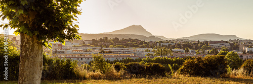 Foto panoramic photography of the Sainte Victoire mountain