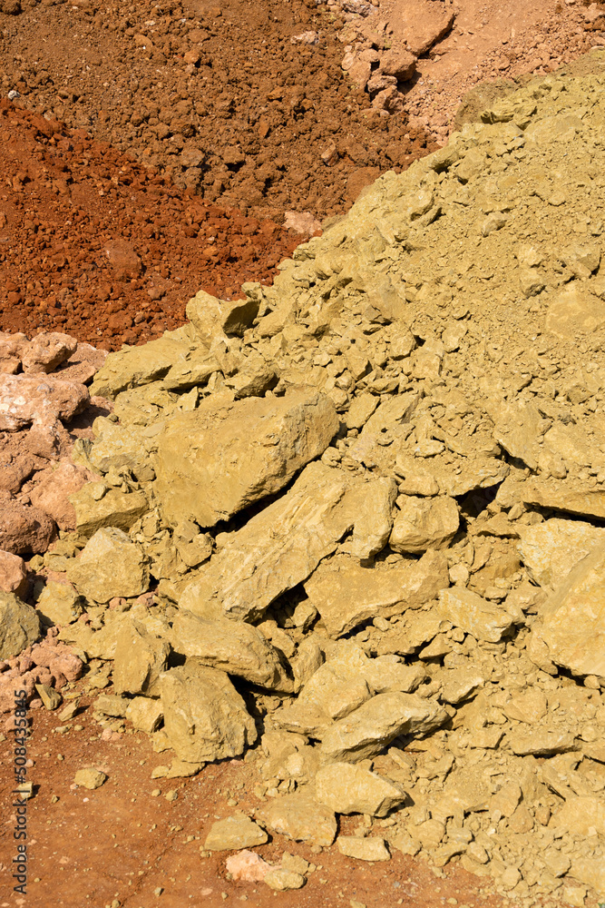Accumulation of very dry earth with earthy colors, predominantly ocher and pink. Accumulation of very dry earth with earthy colors, predominantly ocher and pink.