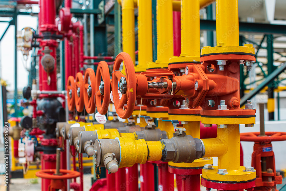 Refinery plant equipment for valve oil and gas pipe plant pressure safety valve Refinery plant equipment for valve oil and gas pipe plant pressure safety valve