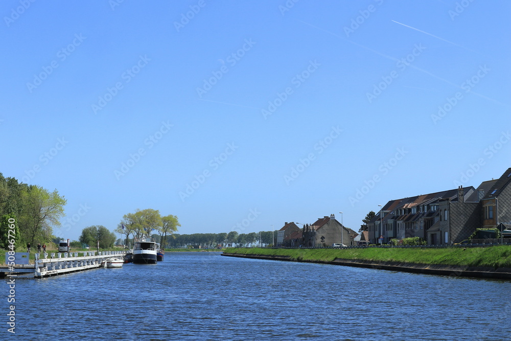 Der Plassendale-Nieuwpoort Kanal bei Nieuwpoort Der Plassendale-Nieuwpoort Kanal bei Nieuwpoort