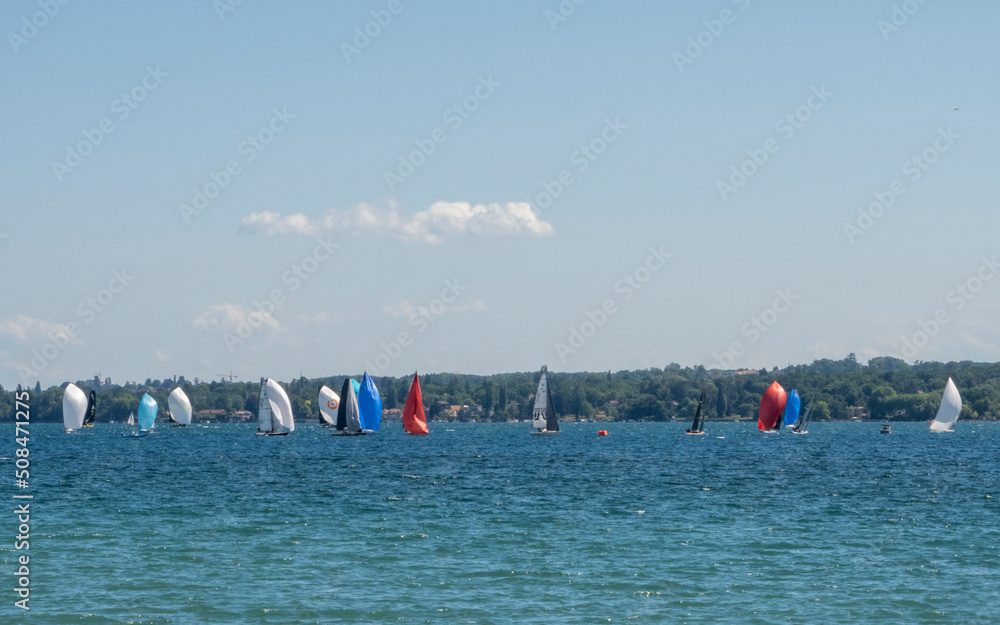 Fototapeta premium Régate de voiliers sur le lac de Genève