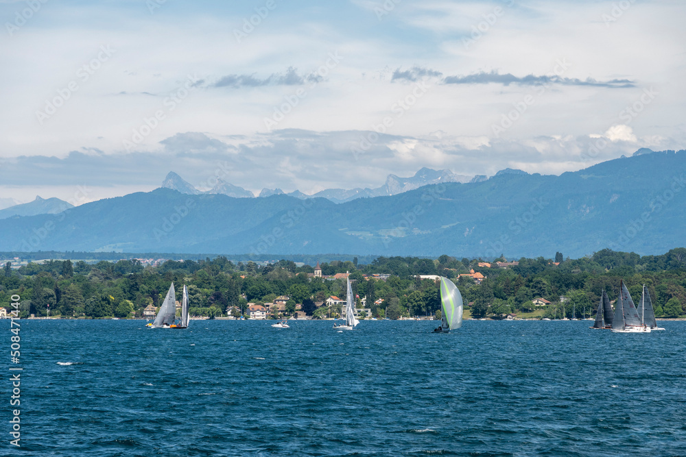 Régate de voiliers sur le lac de Genève