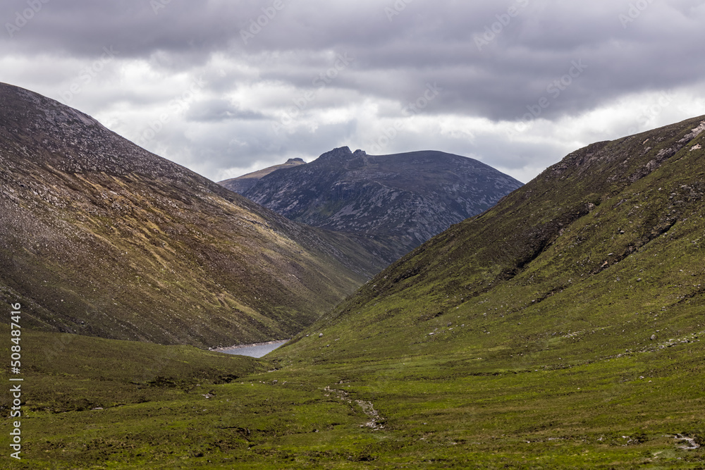 Ben Crom reservoir and Mountain, Mourne Mountains Area of outstanding natural beauty, County Down, Northern Ireland