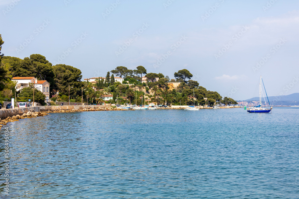 Obraz premium Maisons sur la baie de Balaguier à la Seyne-sur-mer