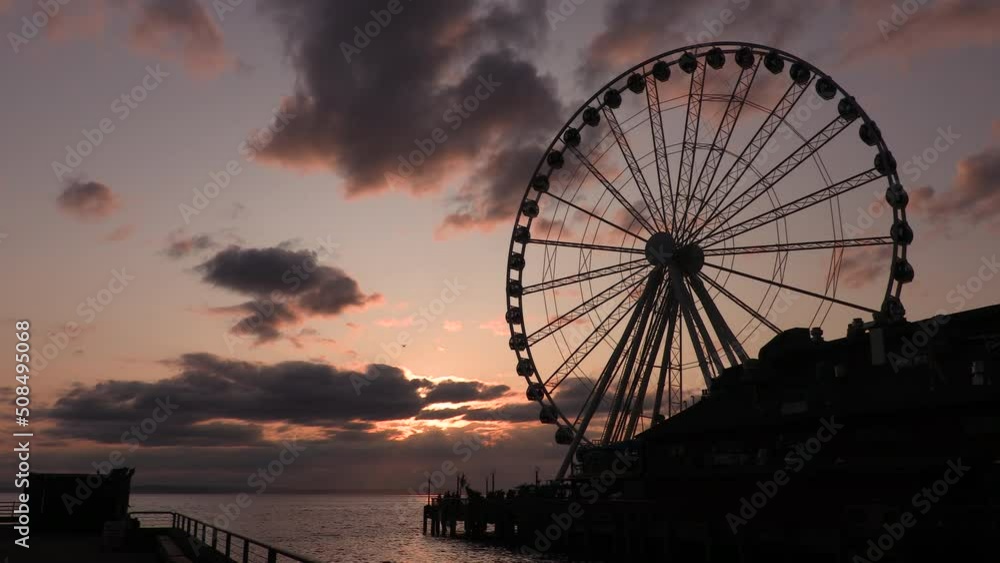 The Great Wheel on Pier 57 in Puget Sound at sunset, Seattle, Washington, USA The Great Wheel on Pier 57 in Puget Sound at sunset, Seattle, Washington, USA