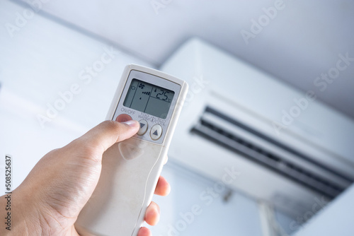 Turn on the air conditioner at 25 degrees to save on electricity bills.