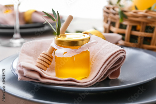 Honey bonbonniere on served for wedding table