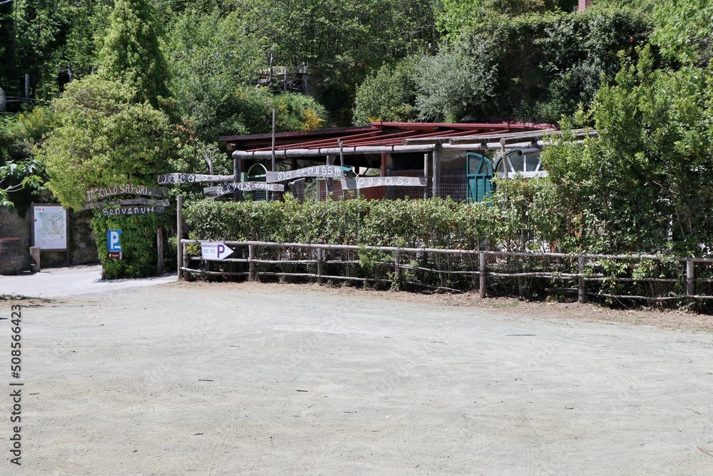 Serrara Fontana - Ristorante Miscillo Sapori sul Monte Epomeo dal parcheggio