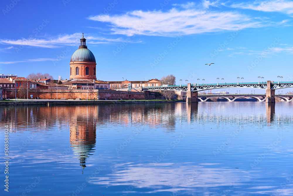 View over the Garonne river in Toulouse, France