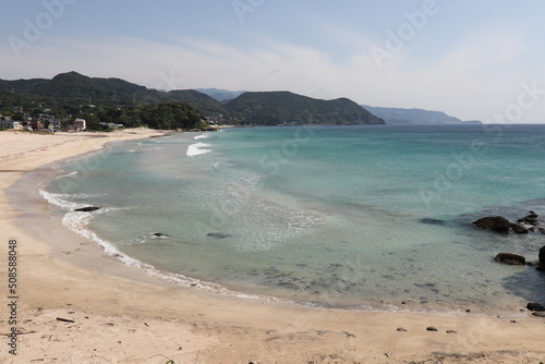 海水の澄んだビーチ