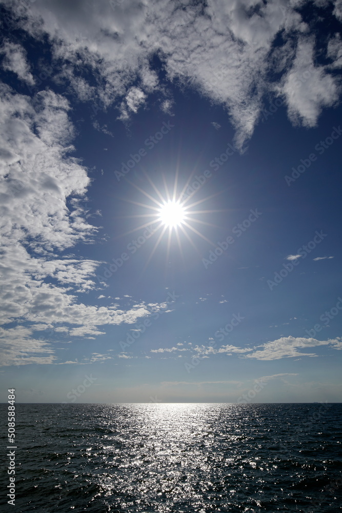 Sonnenstern an der See, Meer