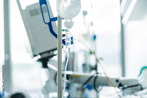 Infusion eines Patienten in einem Krankenhaus photo