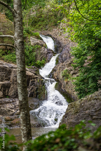 Grande Cascade de Mortain par un jour de printemps photo