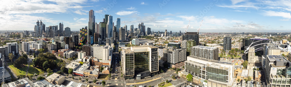 Fototapeta premium Aerial panoramic view of the city of Melbourne Australia from the suburb of Carlton