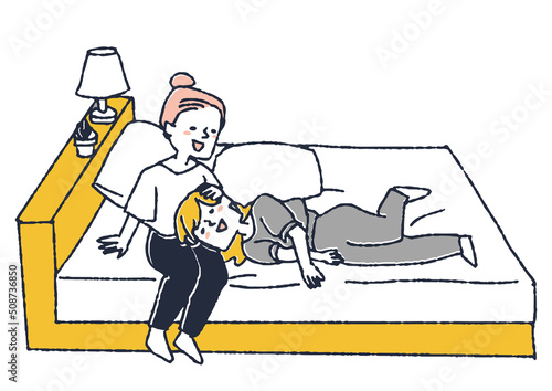 ベッドでくつろぐ二人　部屋でデートをする女性と女性のカップル　コミカルな手書きの人物　