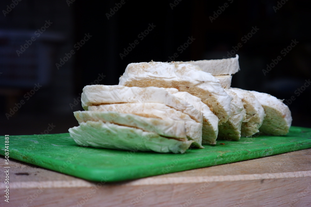 This food from Indonesia which is commonly called TEMPE GEMBOS is one