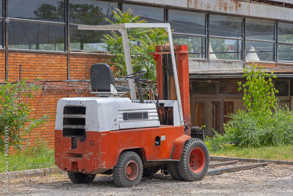 Old Diesel Forklift Old Diesel Forklift