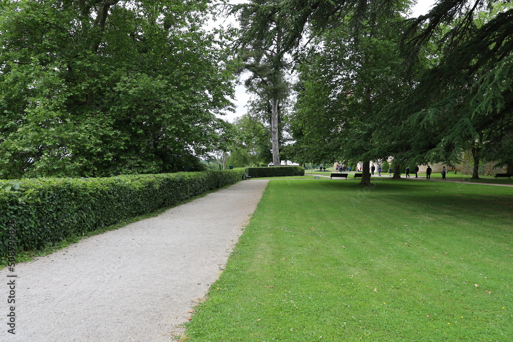 Les jardins du château de Bazoches, ville de Bazoches, département de la Nièvre, France