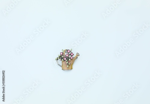 Watering gardening can enamel with flowers brooch pin vintage costume jewelry fashion accessory