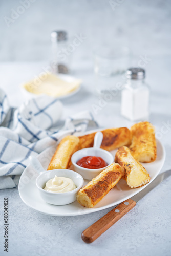 Cheese roll bread with mayonnaise and ketchup sauce