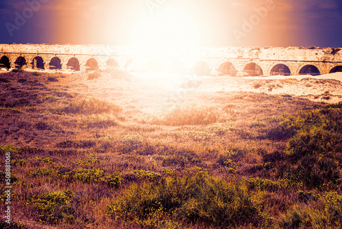 Foto Ancient Roman aqueduct in Israel