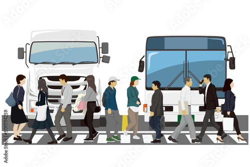 横断歩道を渡る人々とトラック、バス