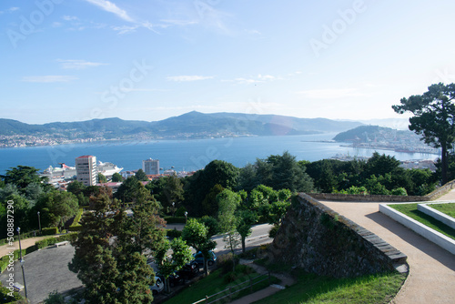 Panorámica de Vigo, Galicia en verano. © Gabrieuskal