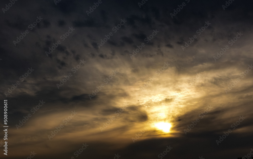 Fototapeta premium Chmury przed zachodem