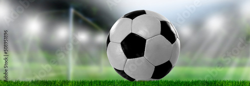 Soccer Fußball im Fußballstadion im Scheinwerferlicht