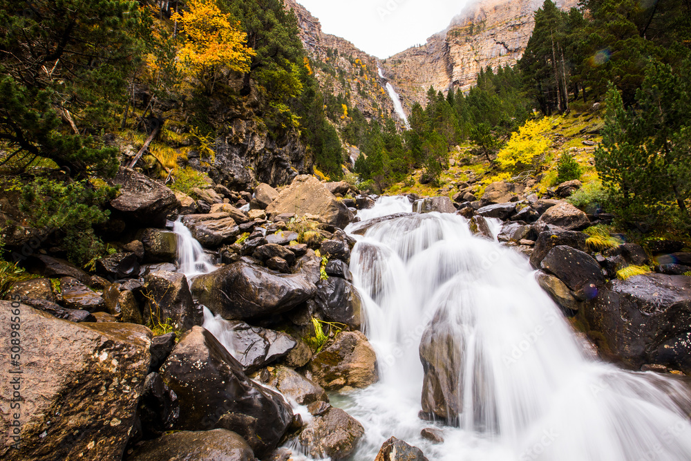 Obraz premium Autumn in Ordesa and Monte Perdido National Park, Spain