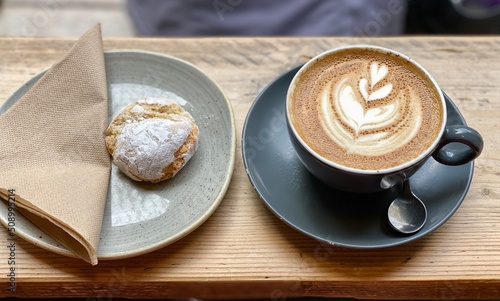 Cappuccino and almond cookie 
