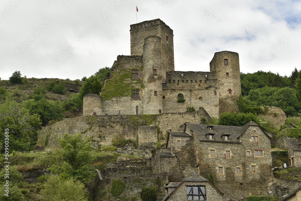 village de belcastel