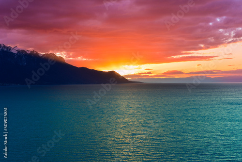 Fototapeta Naklejka Na Ścianę i Meble -  Sonnenuntergang über dem Genfersee, Schweiz