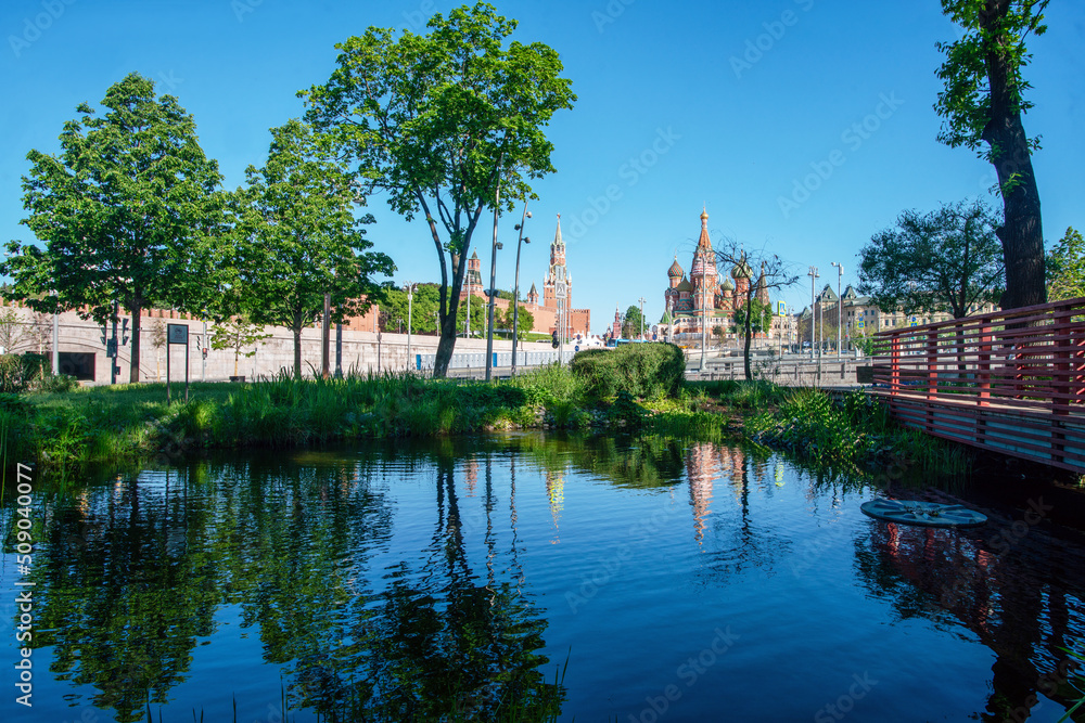  Zaryadye park  and  Kremlшn fortress and     St. Basil 's Cathedral  in Moscow