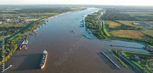 Tableau sur toile Mississippi River Baton Rouge Louisiana Barge