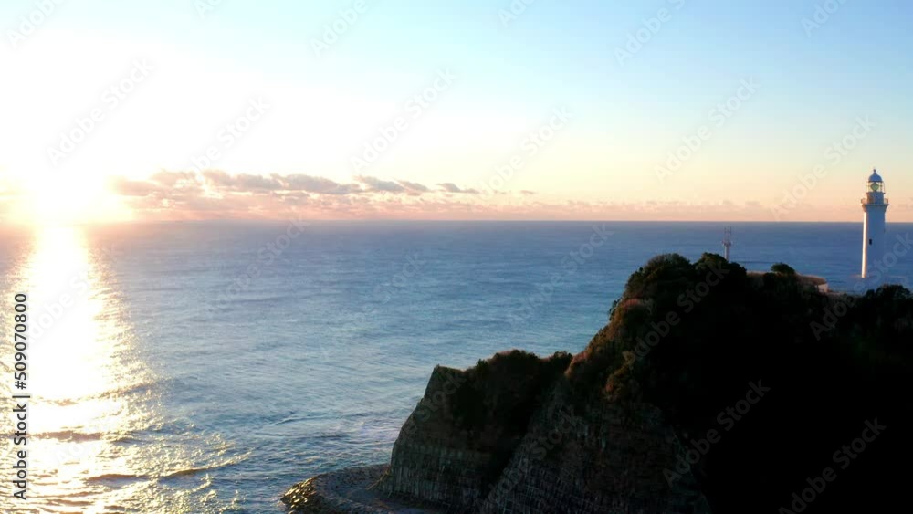 冬の塩屋埼灯台の日の出(福島県いわき市) 冬の塩屋埼灯台の日の出(福島県いわき市)