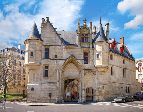 Mansion Hotel de Sens in Paris