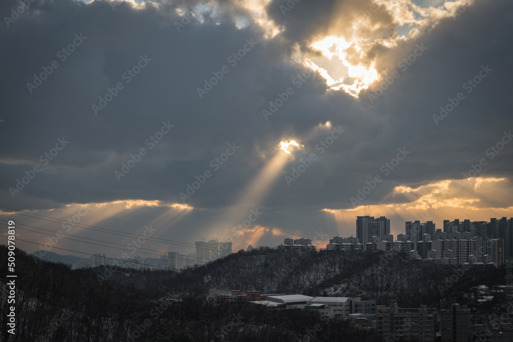 Fototapeta premium The sunset scenery, the image of Korea, and the friendly scenery of mountains and roads-3